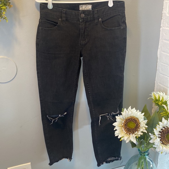 #27-Free People Jeans - Picture 5 of 10